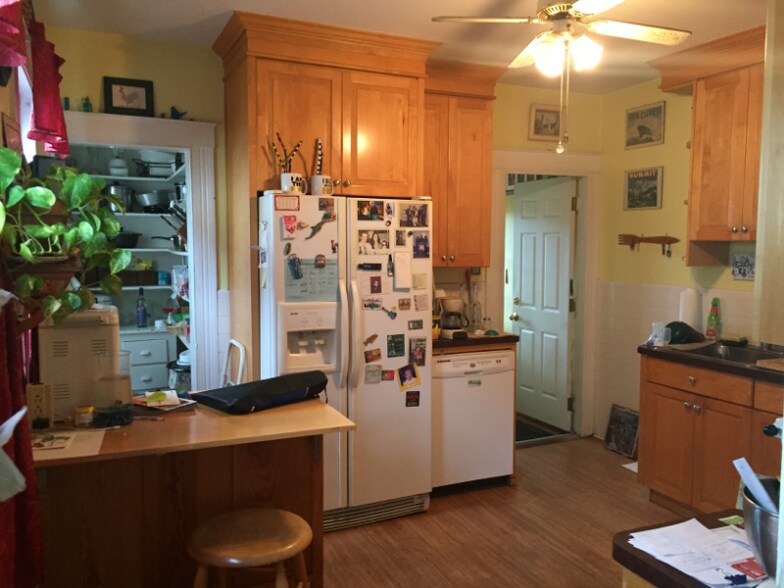 Building Photo - 1551 W Broad St