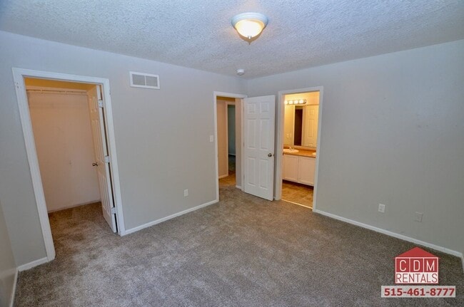 Building Photo - Excellent Des Moines Home