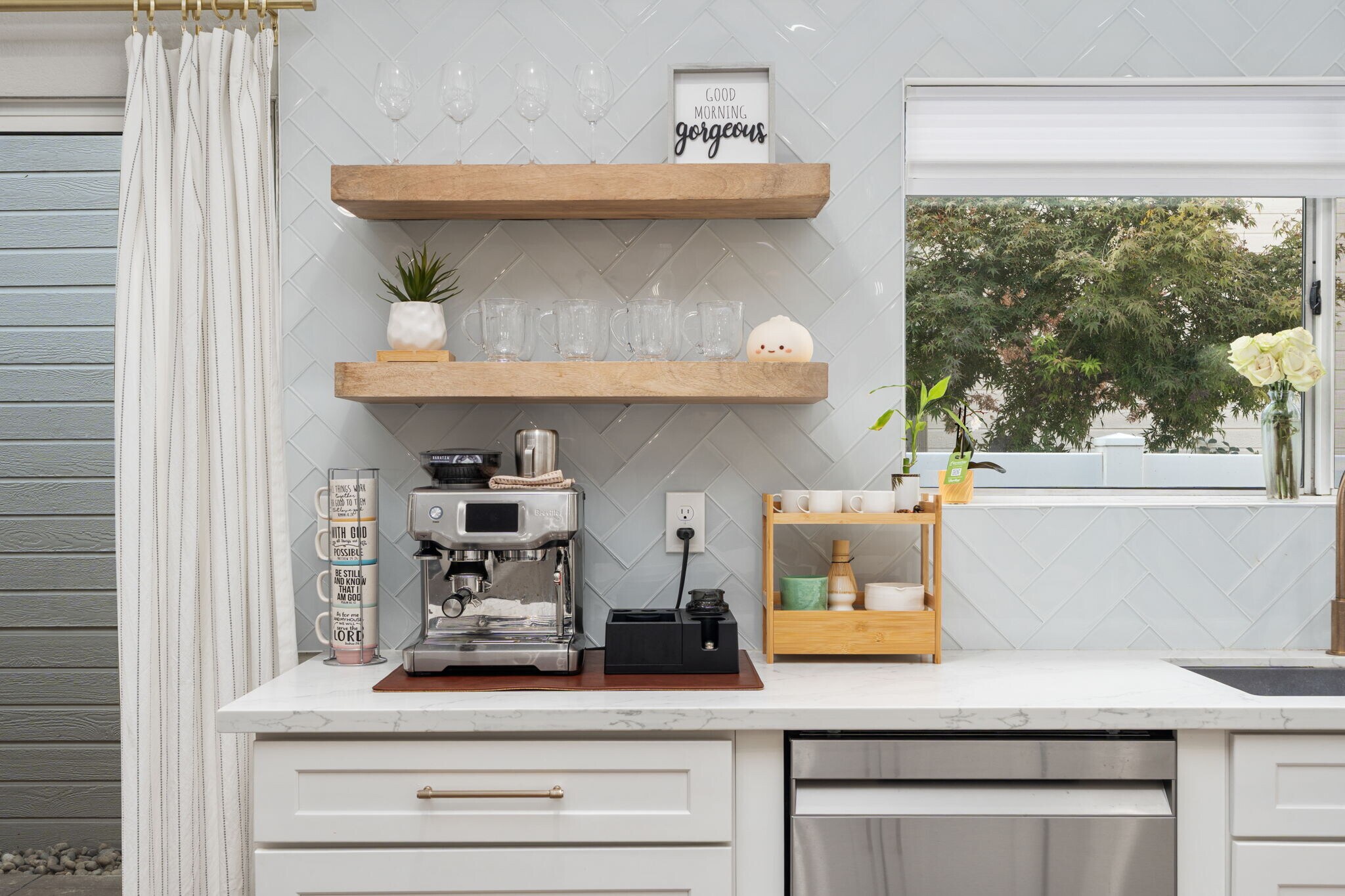 Building Photo - 9178 N Woodlawn Dr