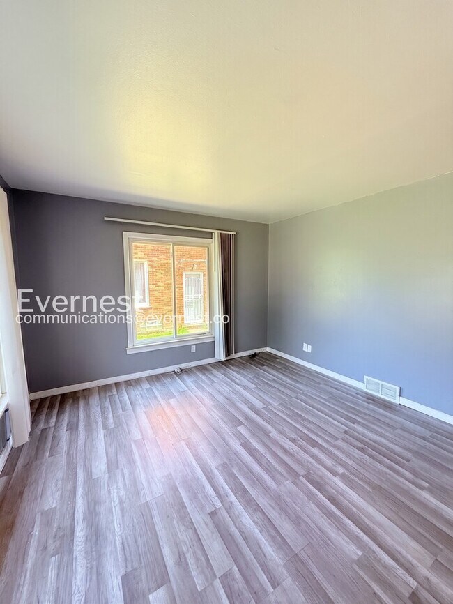 Building Photo - 15380 Meyers Rd