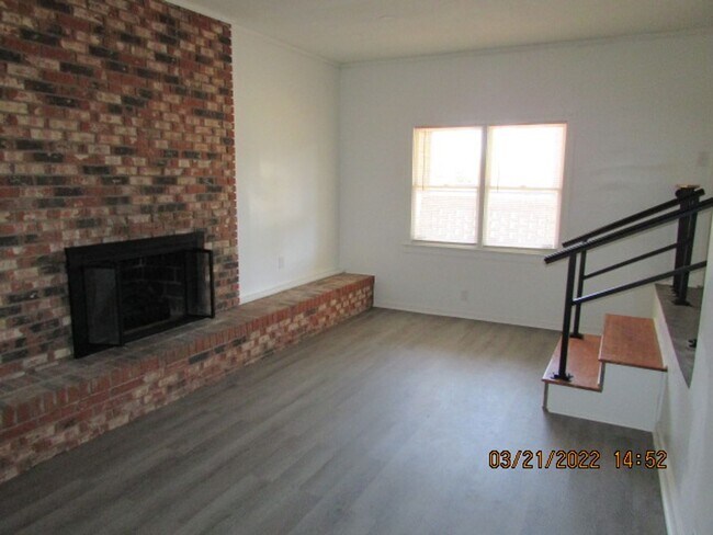 Building Photo - Lake View, Close to Shaw AFB!