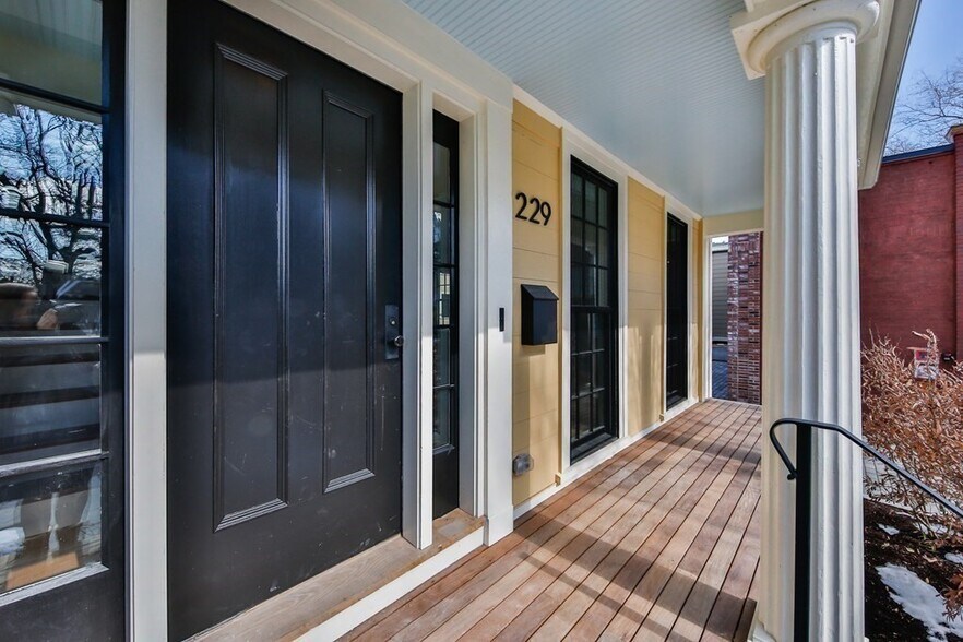 Building Photo - 229 Concord Ave