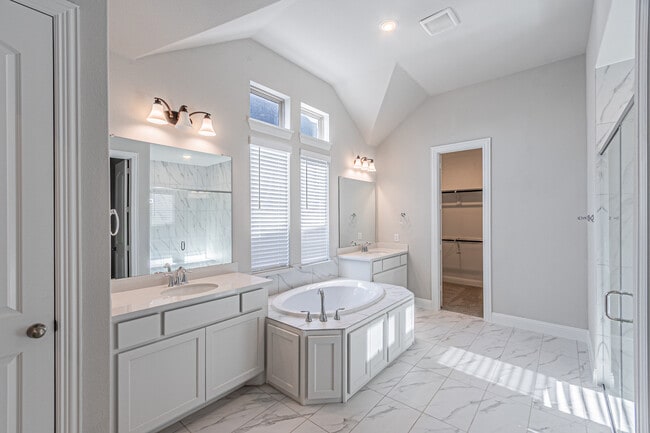 Building Photo - 3231 Tobias Ln