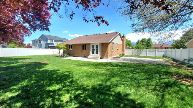 Building Photo - 9266 S Edenbrook Way