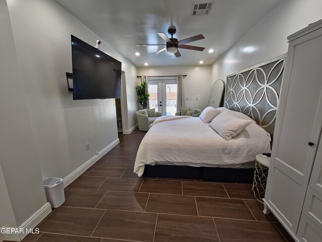 Building Photo - 7321 Cuba Dr