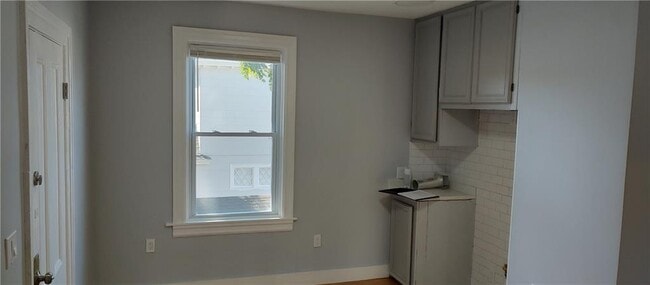 Building Photo - 19 Irving Ct