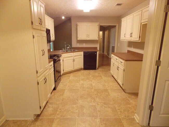 Building Photo - Cute house in Harris County off Fortson Ro...