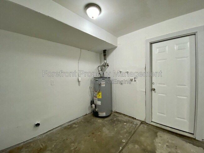 Building Photo - 4331 Avenida Prima St