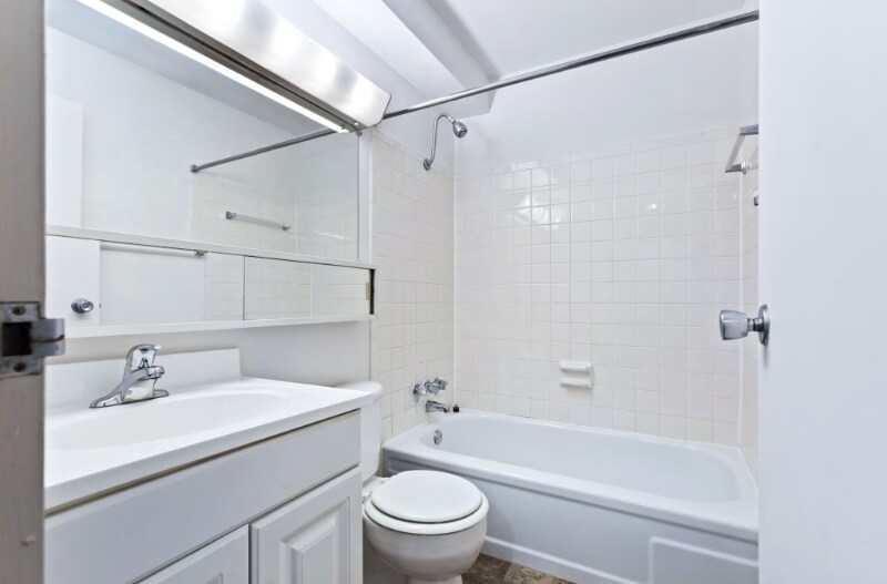 Building Photo - 301 Chestnut St