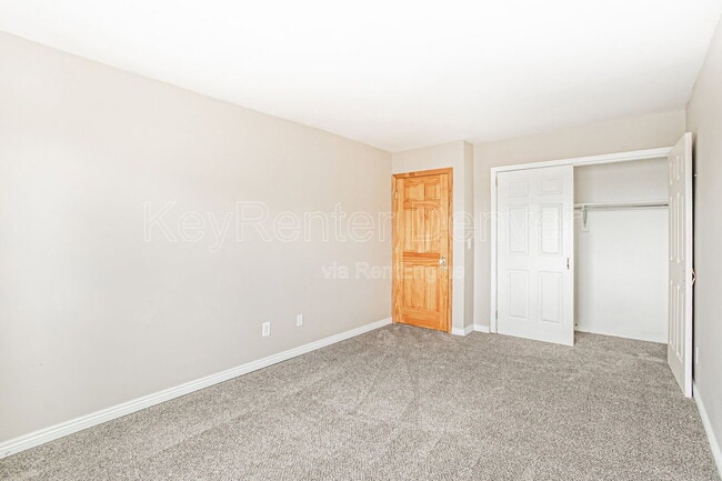 Building Photo - 8756 Chase Dr