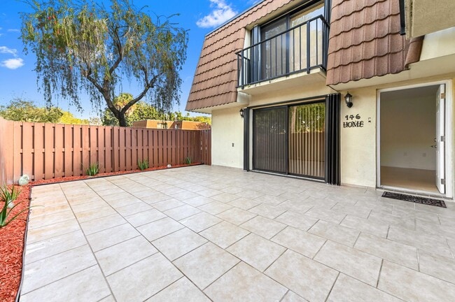 Building Photo - 146 Heritage Way