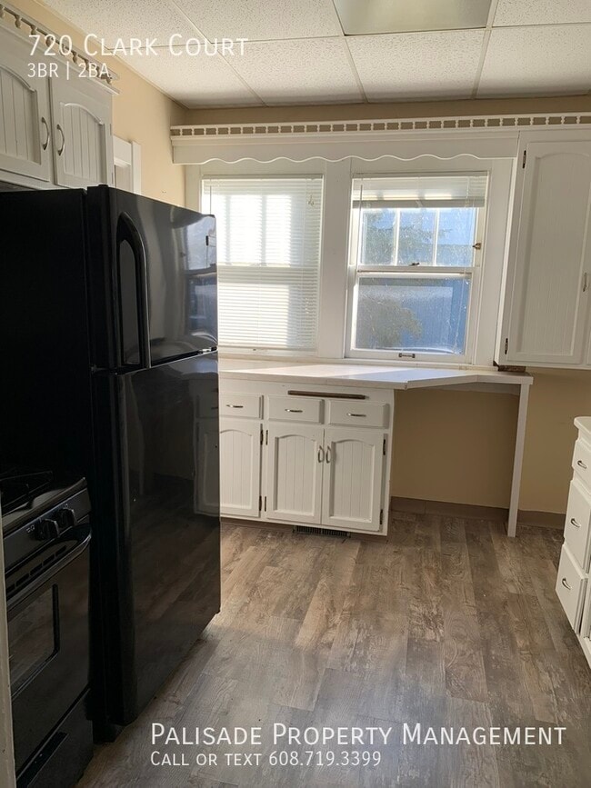 Building Photo - 720 Clark Ct