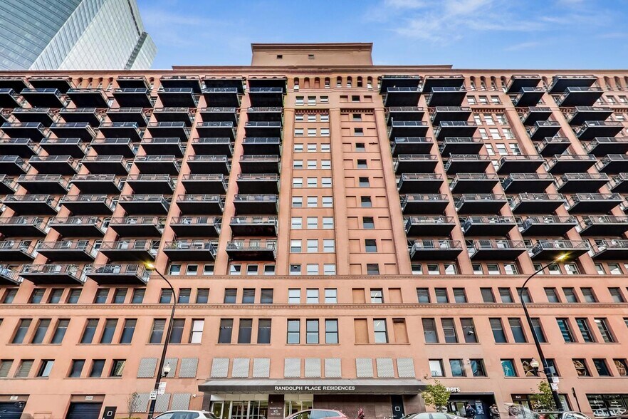 Building Photo - 165 N Canal St