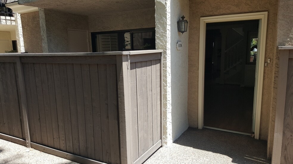 Front Door/Enclosed Front Patio - 638 Wilcox Ave