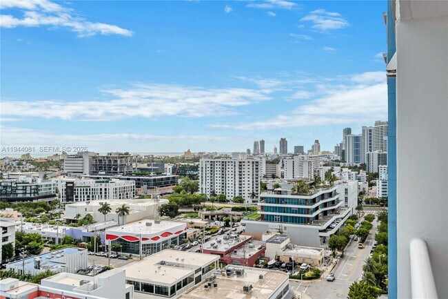 Building Photo - 1800 Sunset Harbour Dr