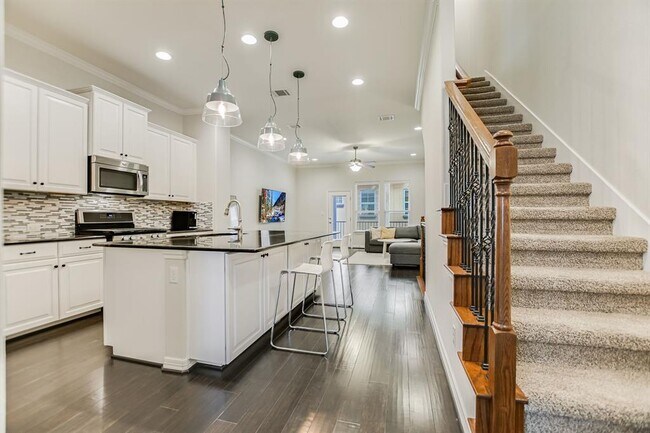 Building Photo - 11921 Terraza Cir