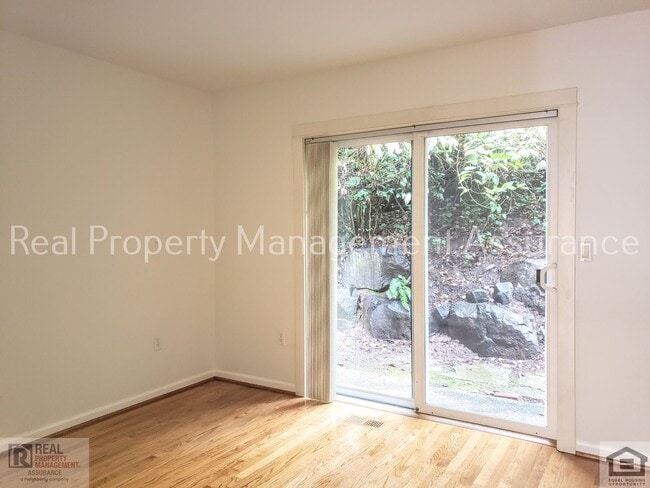 Building Photo - 10275 NW Alder Grove Ln