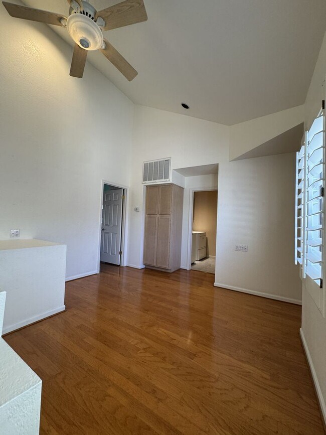 Building Photo - LUXURY LAKEFRONT GAINEY RANCH TOWNHOME WITH GOLF COURSE VIEWS – RESORT STYLE SCOTTSDALE LIVING!