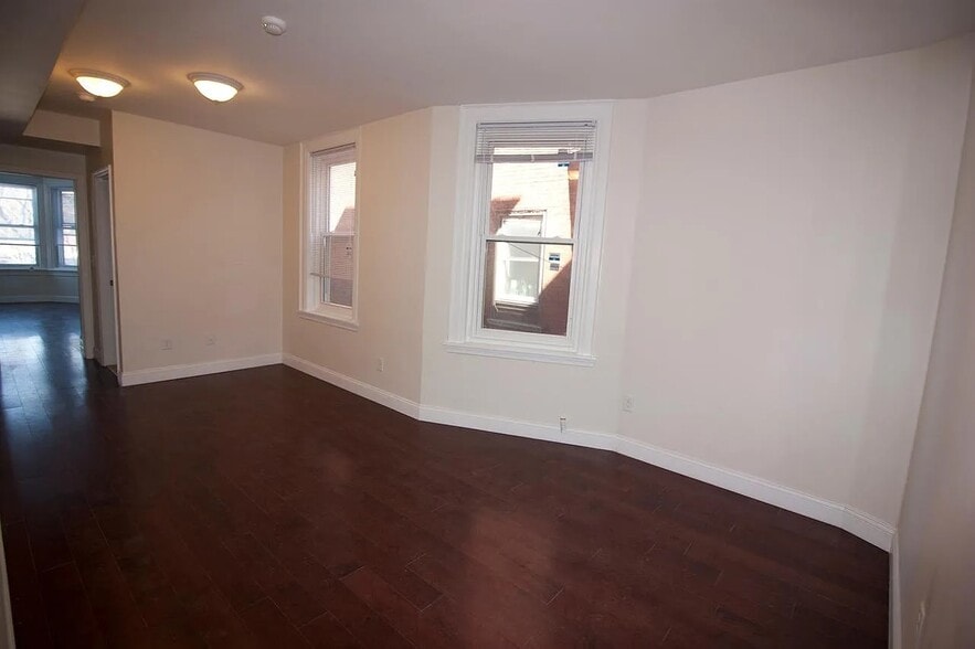 Building Photo - 4618 Spruce St