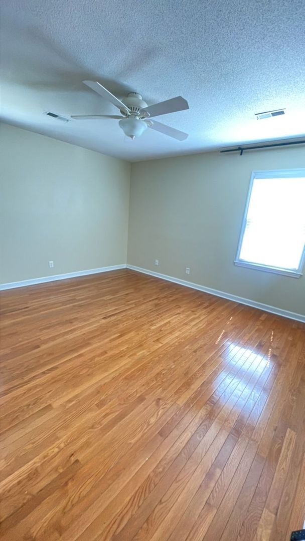 Building Photo - Archdale 4 bed / 2.5 bath