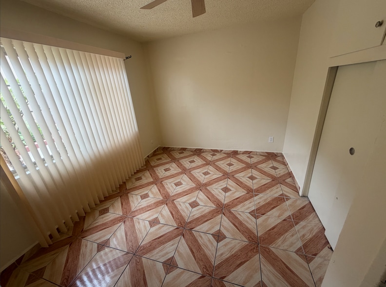 Building Photo - 44 Oaklawn Ave