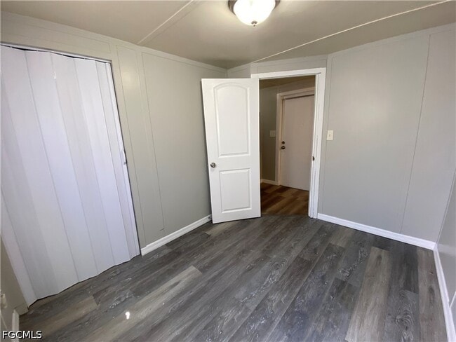 Building Photo - 2045 Bahia Ln