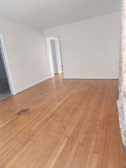 Building Photo - 3843 Plantation Rd NE