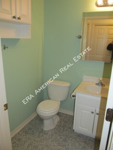 Building Photo - 136 Beach Dr