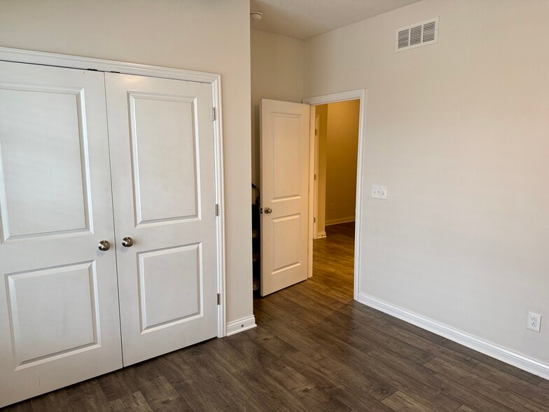 Bedroom 3 - 6120 Jadkins Way