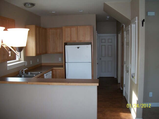 Building Photo - 611 N 15th Ave