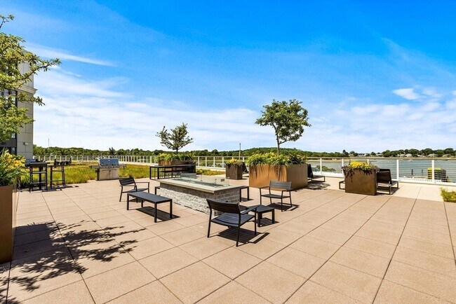 Building Photo - 10 Shipyard Dr