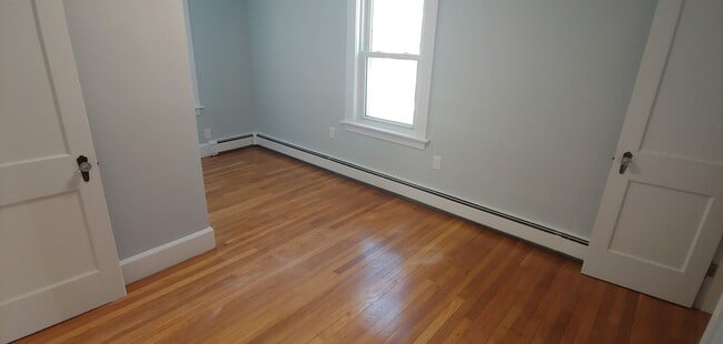 Building Photo - ***Please Respond Directly to the Online Listing, Calls May Not Be Returned***