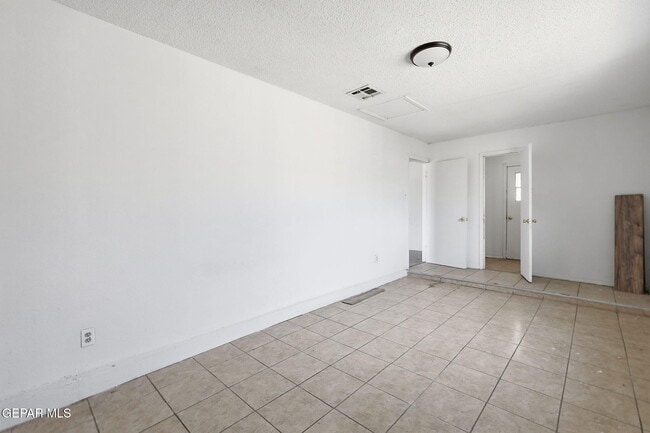 Building Photo - 8408 Reindeer Ave