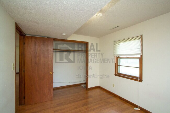 Building Photo - 207 Todd Cir