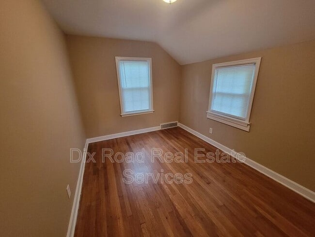 Building Photo - 3600 Grand Ave