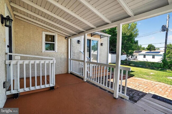 Building Photo - 137 Walker Ln