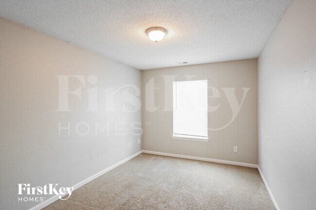 Building Photo - 1353 Cypress Dr