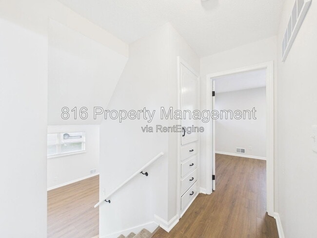 Building Photo - 7030 Ewing Ave