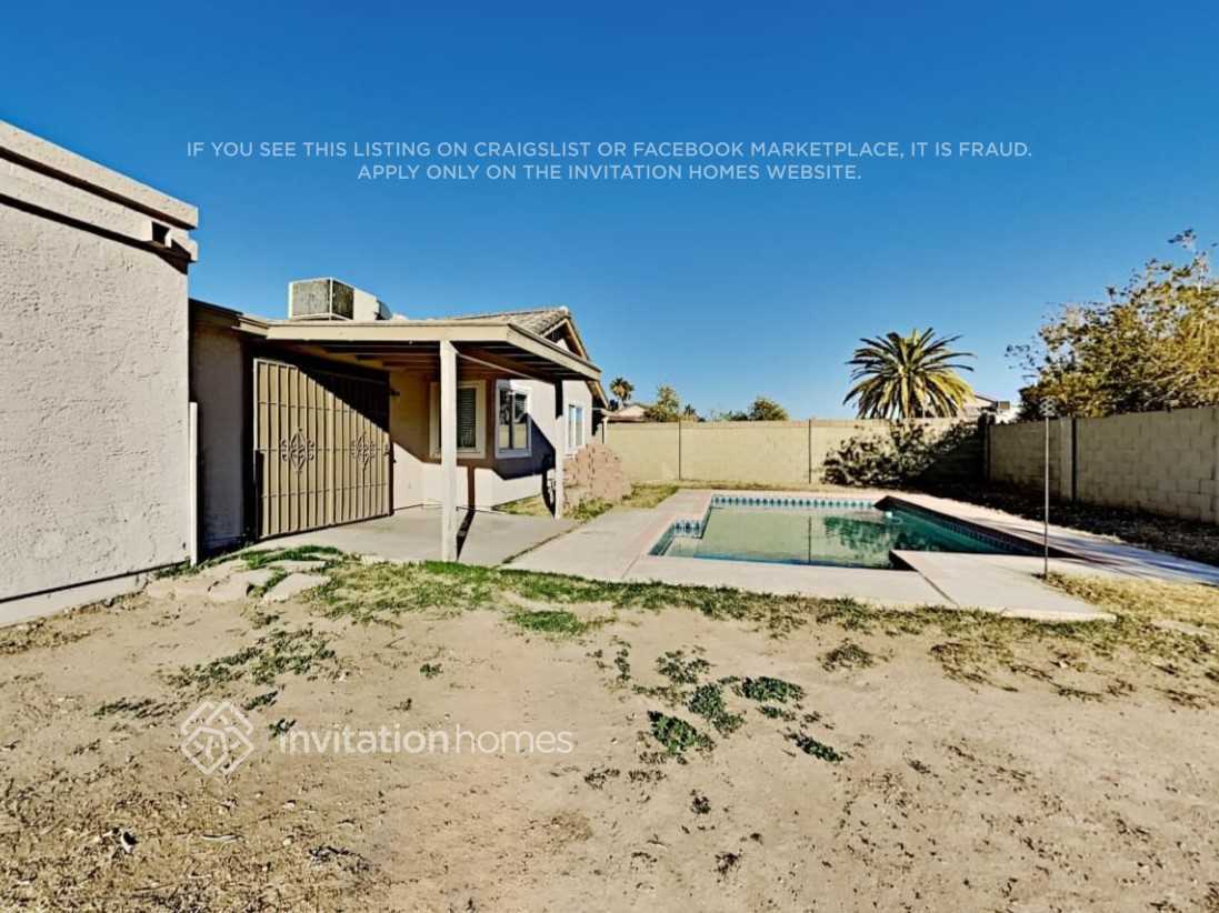 Building Photo - 8203 W Larkspur Dr