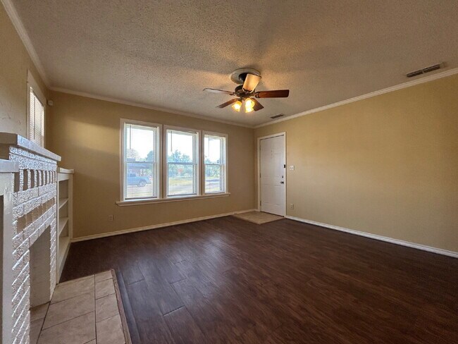 Building Photo - A Lubbock Gem Awaits!