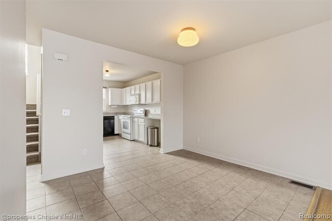 Building Photo - 1050 18th St