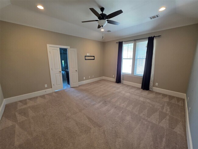 Building Photo - 4315 Schuler St