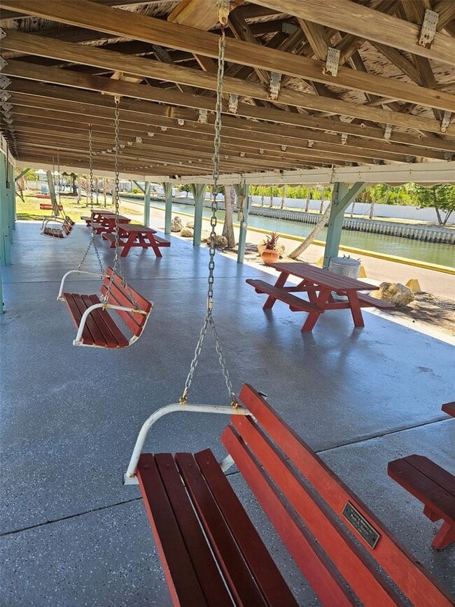 Building Photo - 2 bedroom 2 bath fully remodeled mobile home for rent in 55+ community in south Tampa