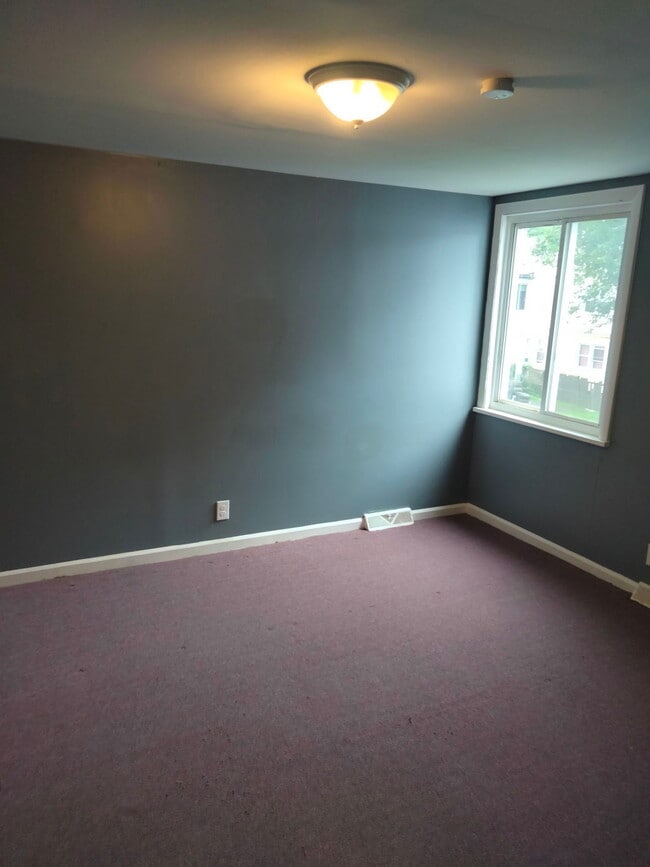 Building Photo - 226 Martin St
