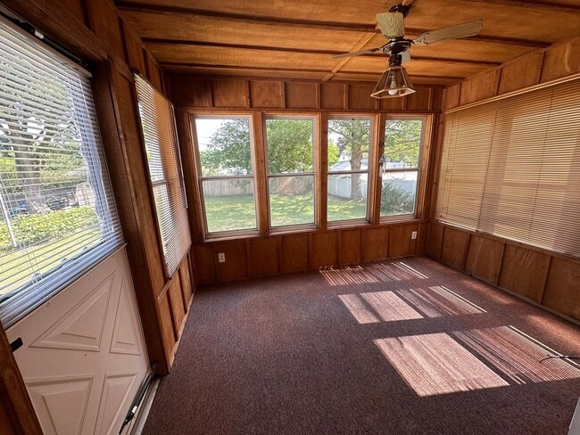 Building Photo - 1430 Staub Ct NE