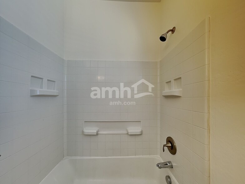 Building Photo - 10121 W Luxton Ln