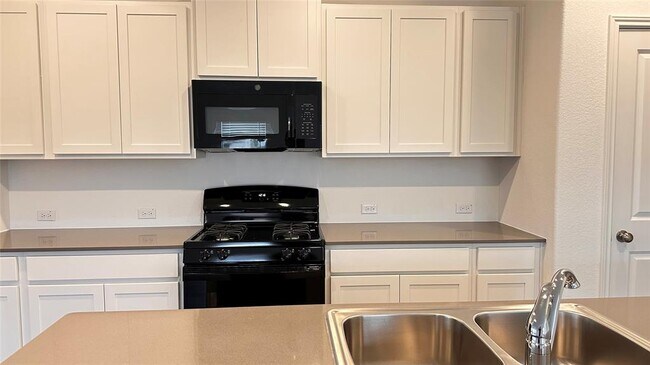 Building Photo - 113 Allegro Dr