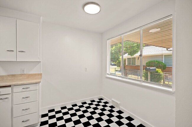 Building Photo - 4837 Fauntleroy Wy SW