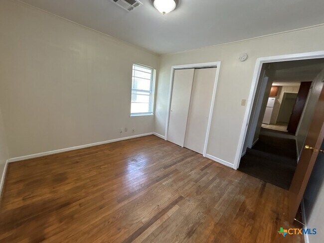 Building Photo - 310 Prather Dr