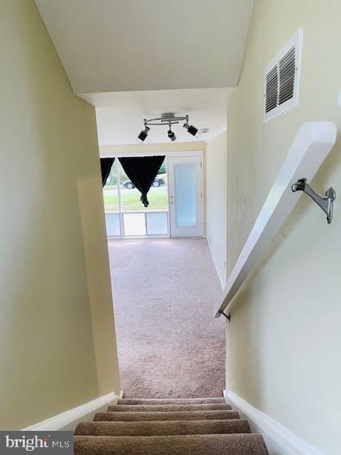 Building Photo - 5900 King James Dr